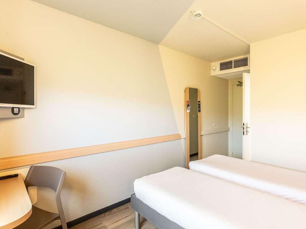 Ibis Budget Bourges Room photo